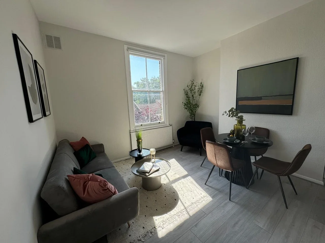 Flat Vicarage Park in Greater London