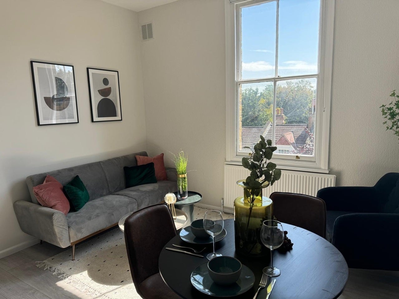 Flat Vicarage Park in Greater London