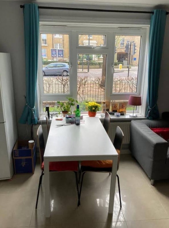 Room City Road in Greater London