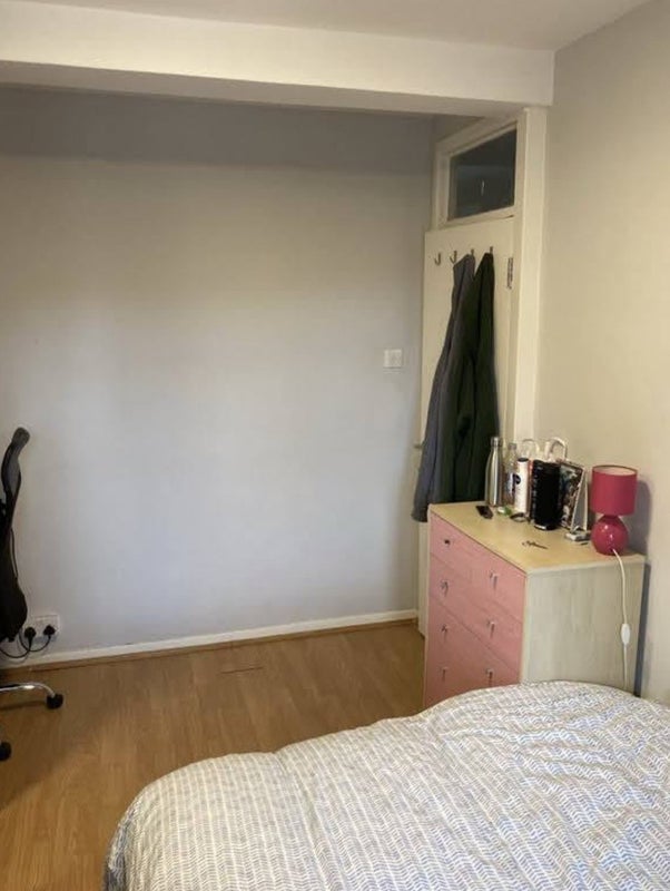Room City Road in Greater London
