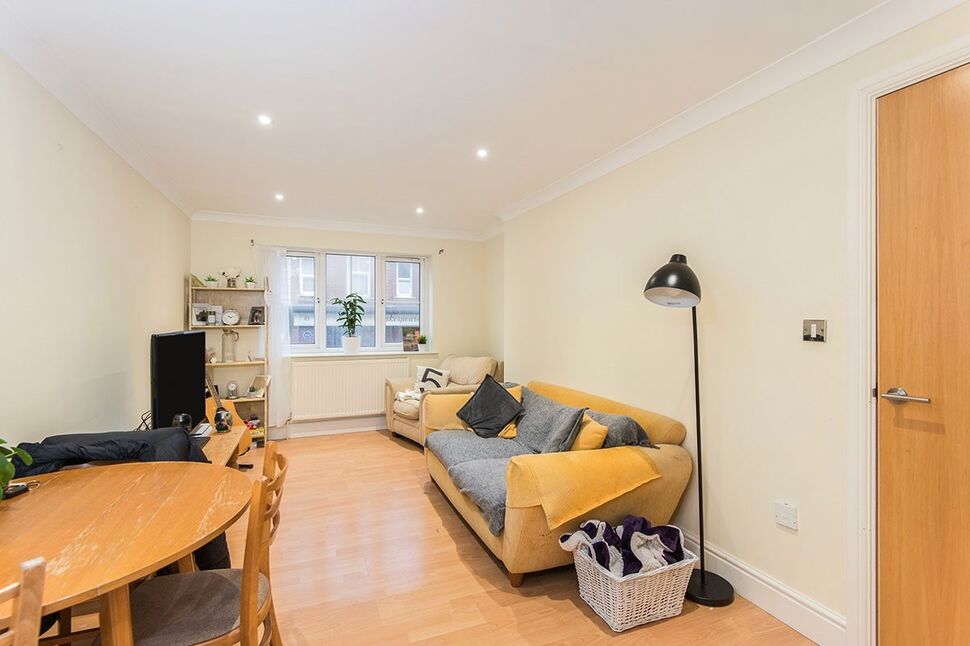 Flat Elm Grove in Portsmouth