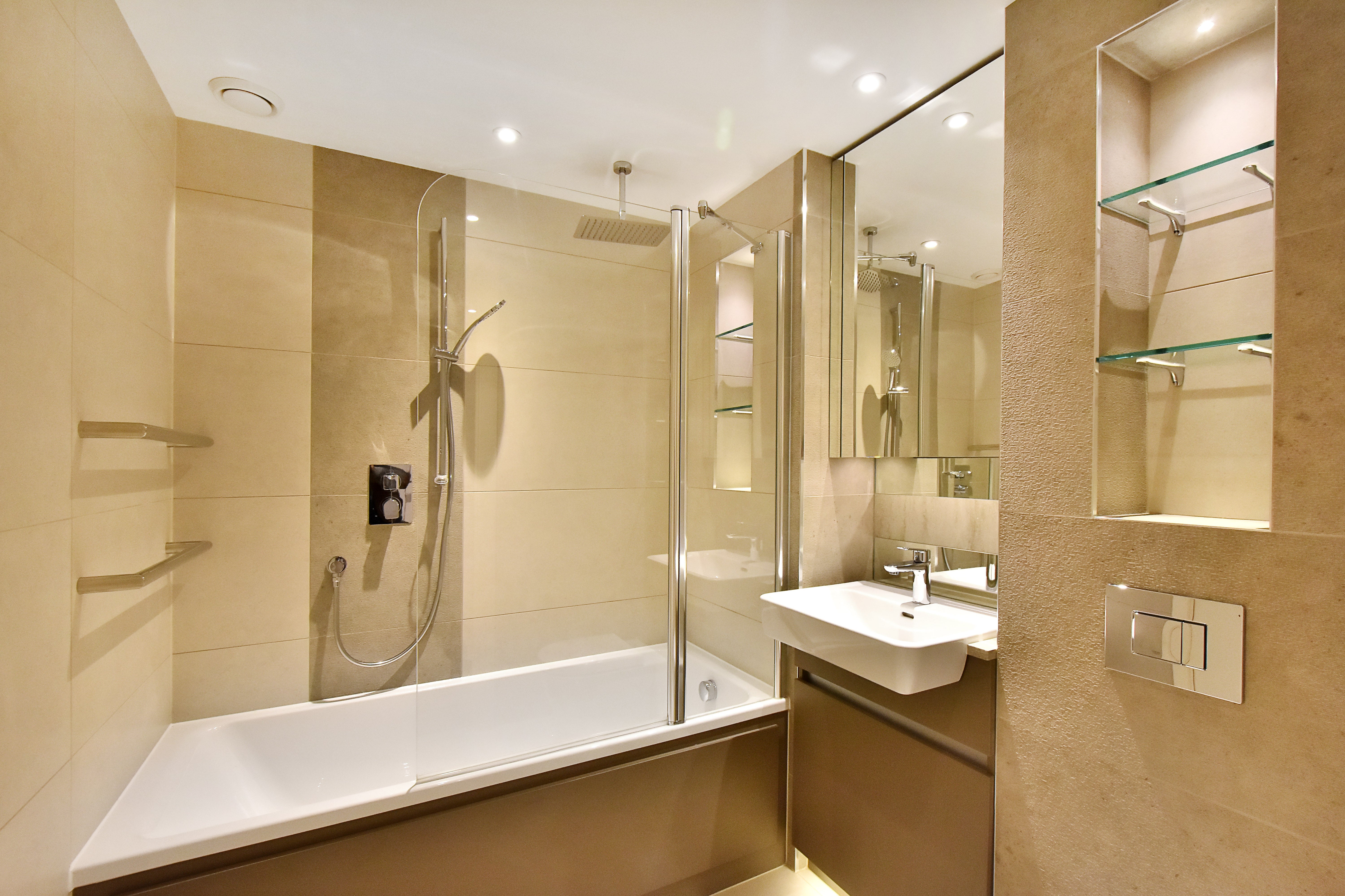 Flat Duke of Wellington Avenue in Greater London