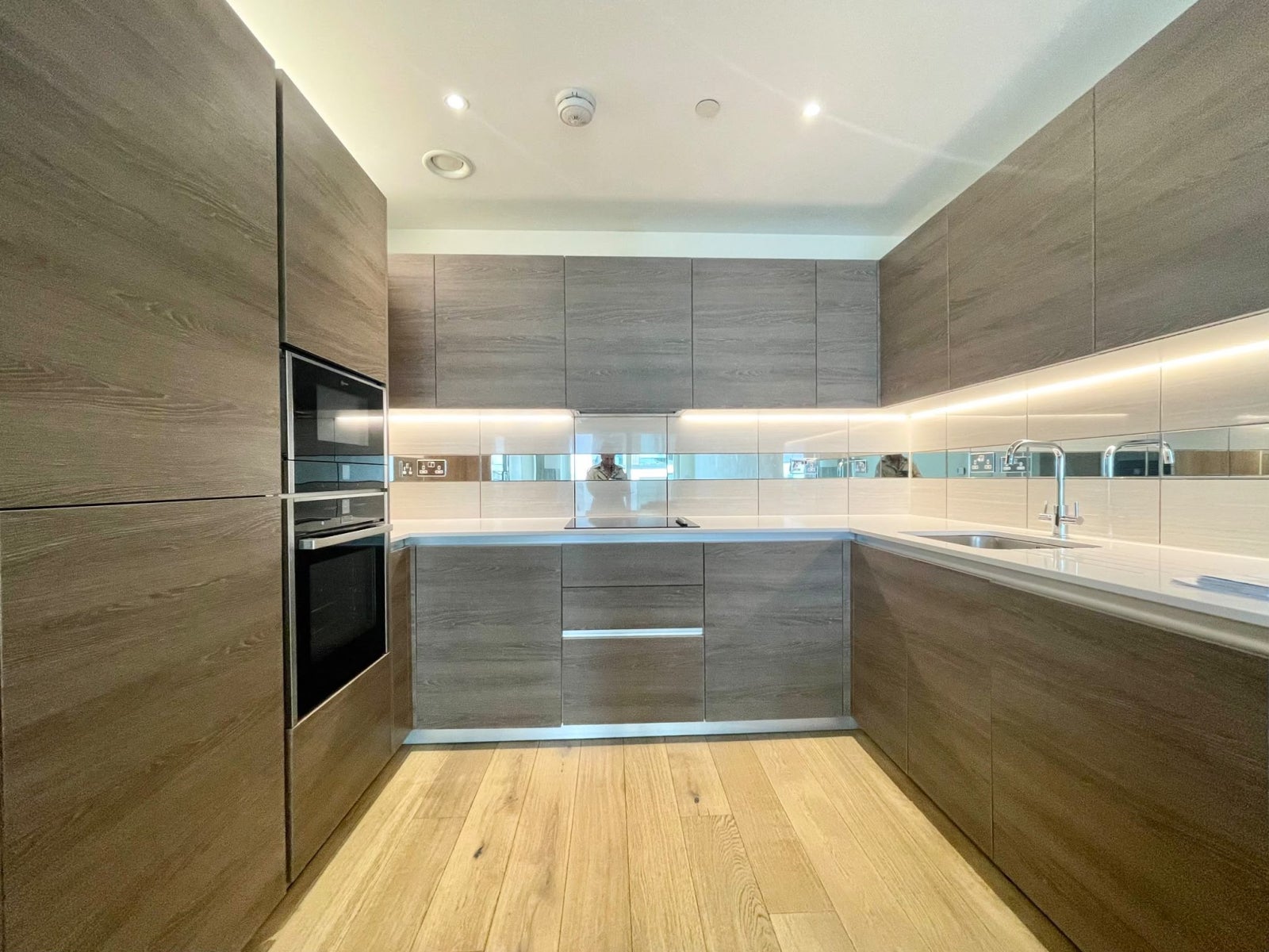 Flat Duke of Wellington Avenue in Greater London