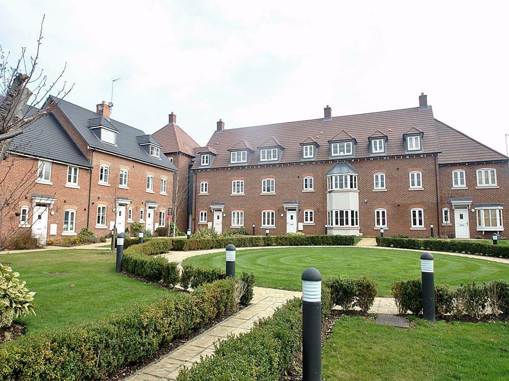 Flat Avian Avenue in St Albans