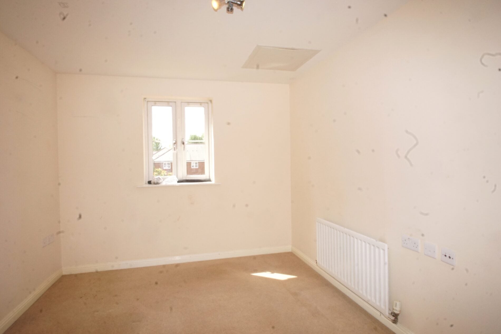 Flat Avian Avenue in St Albans