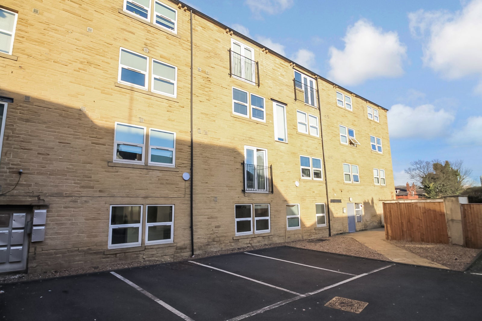 Flat Greenock Road in Leeds