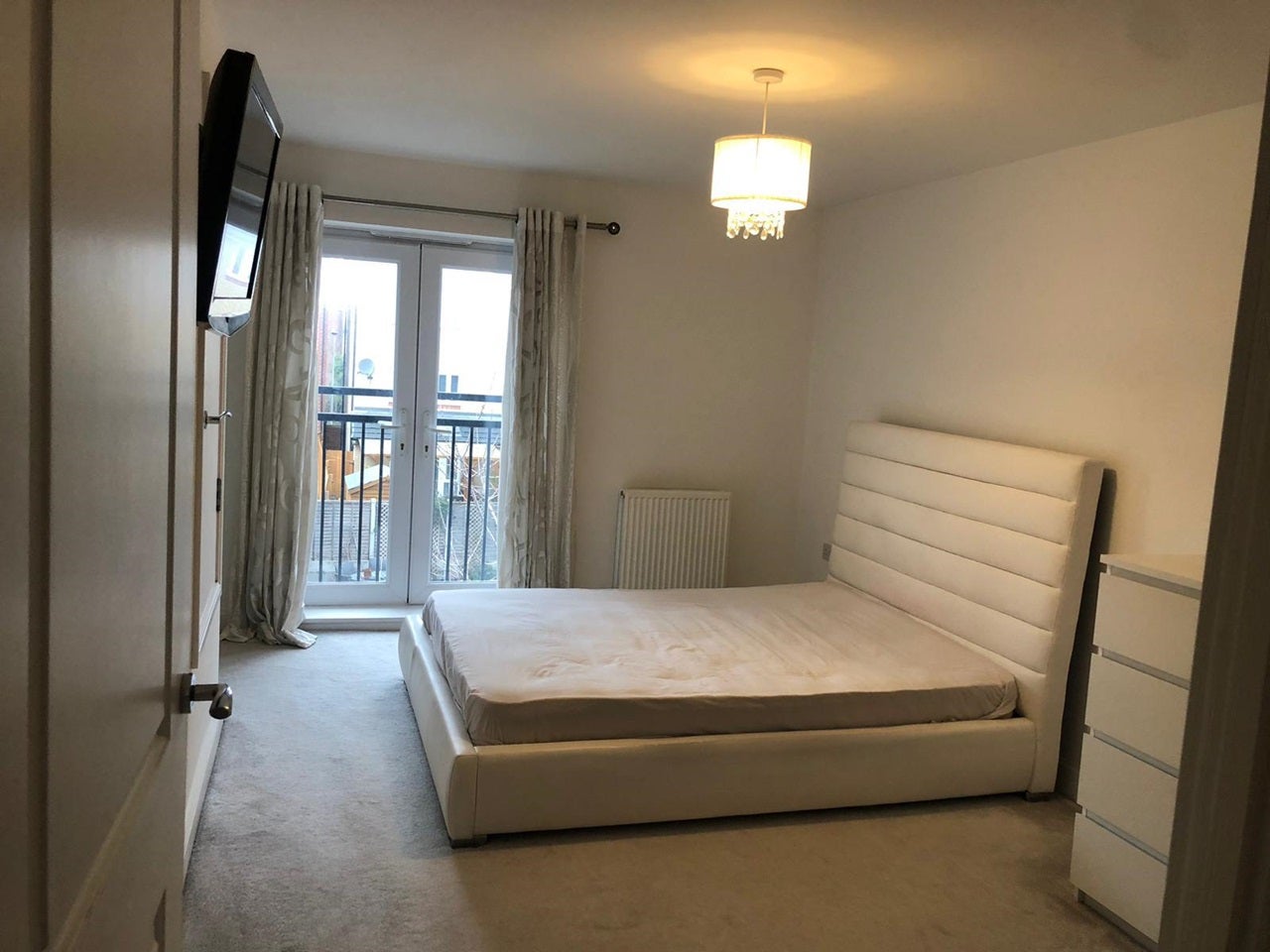 Room Gumley Road in Grays