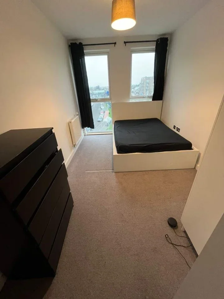 Room Fitch Way in Greater London