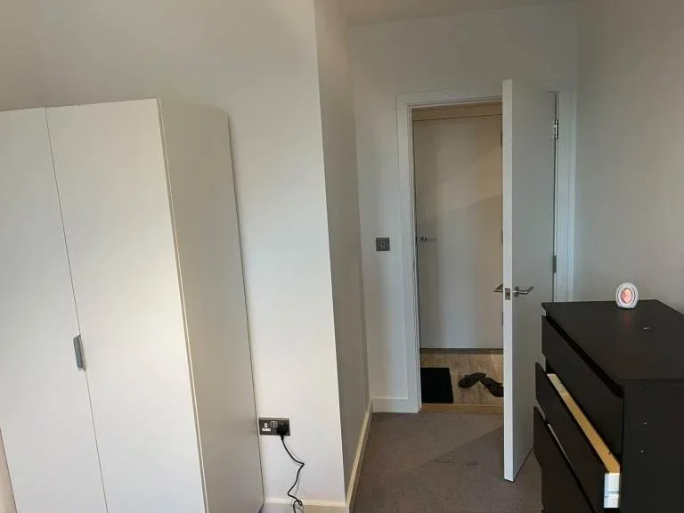 Room Fitch Way in Greater London