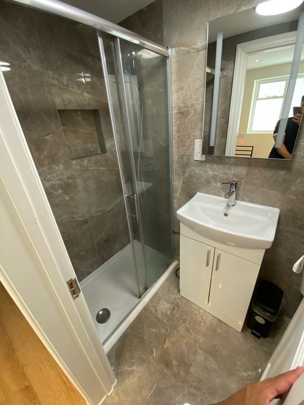 Room Rigault Road in Greater London