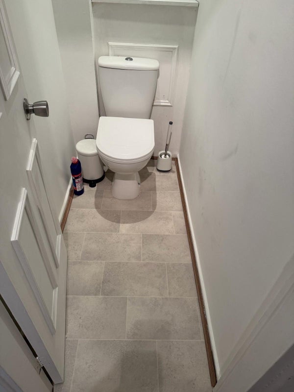 Room Rigault Road in Greater London