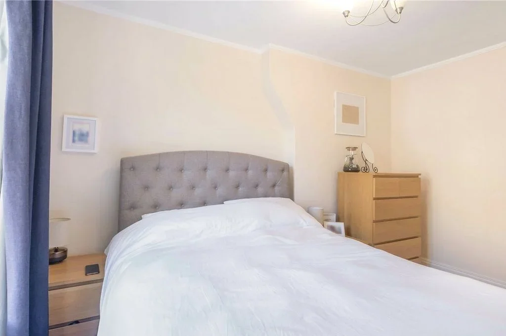 Flat Harper Road in Greater London