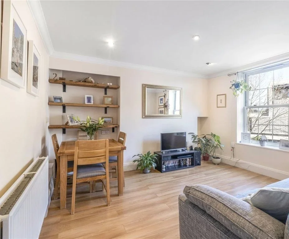 Flat Harper Road in Greater London