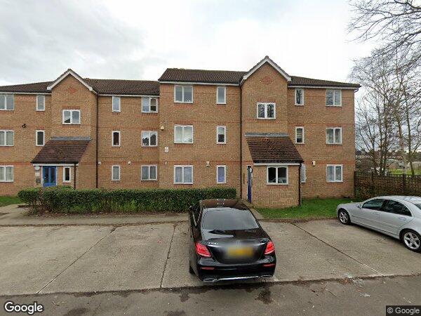 Flat Chequers Way in Greater London