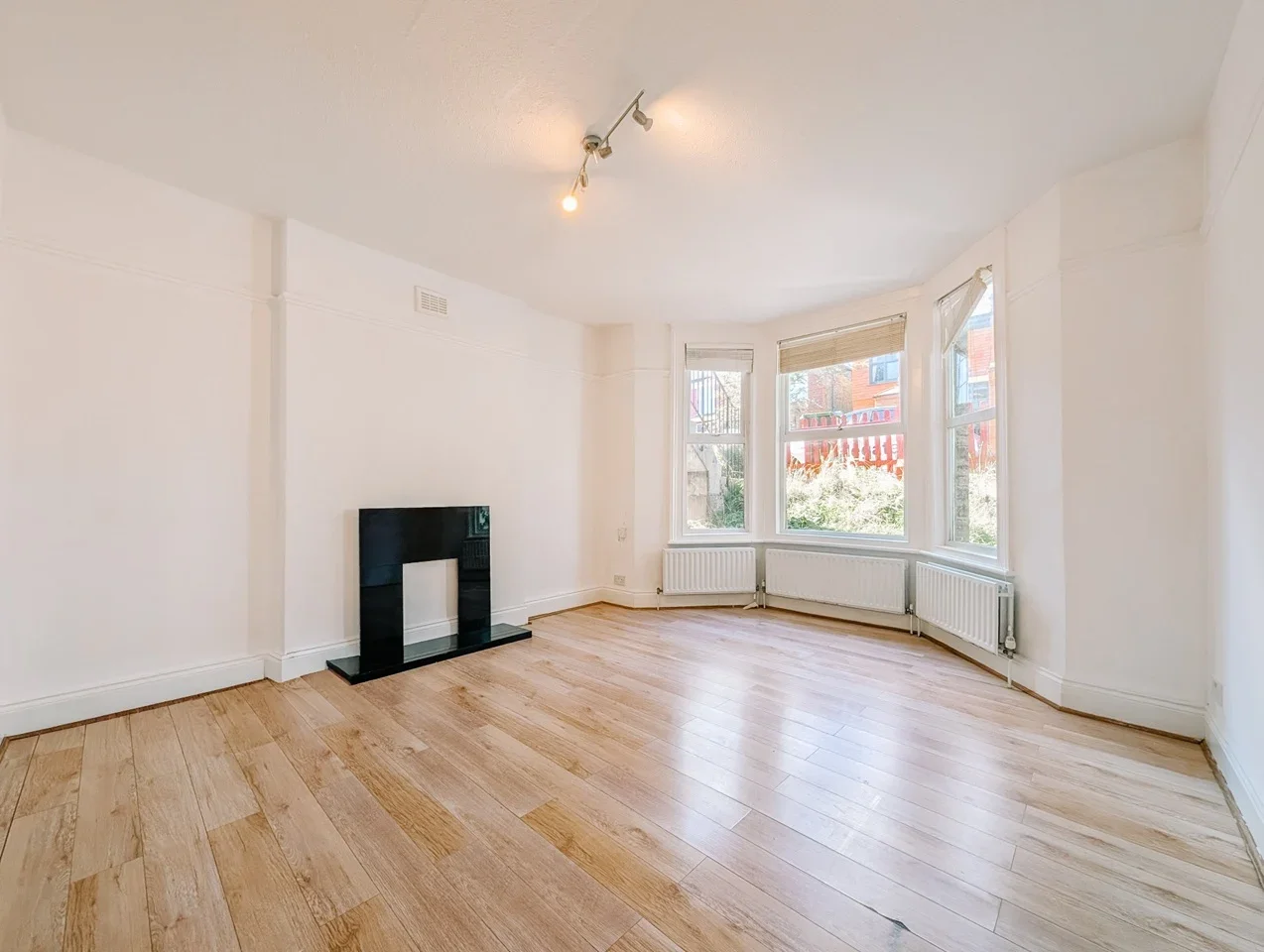 Flat Selsdon Road in Greater London