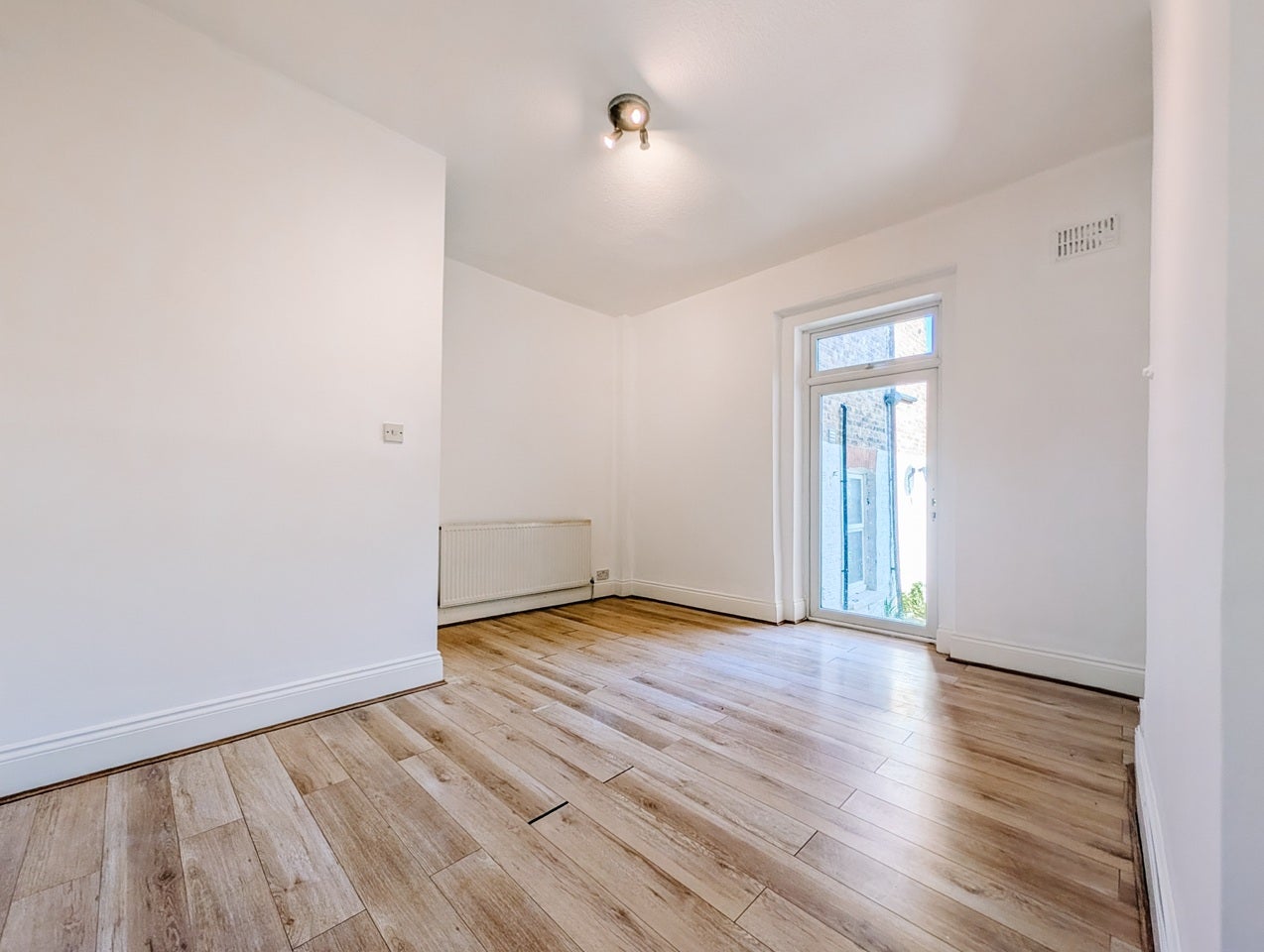 Flat Selsdon Road in Greater London