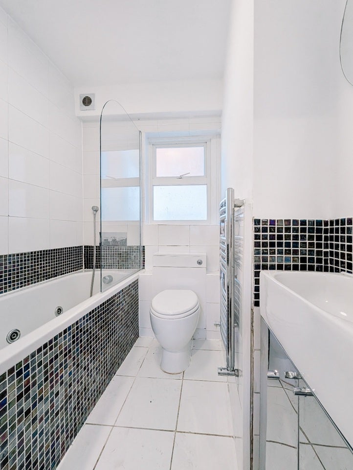 Flat Selsdon Road in Greater London