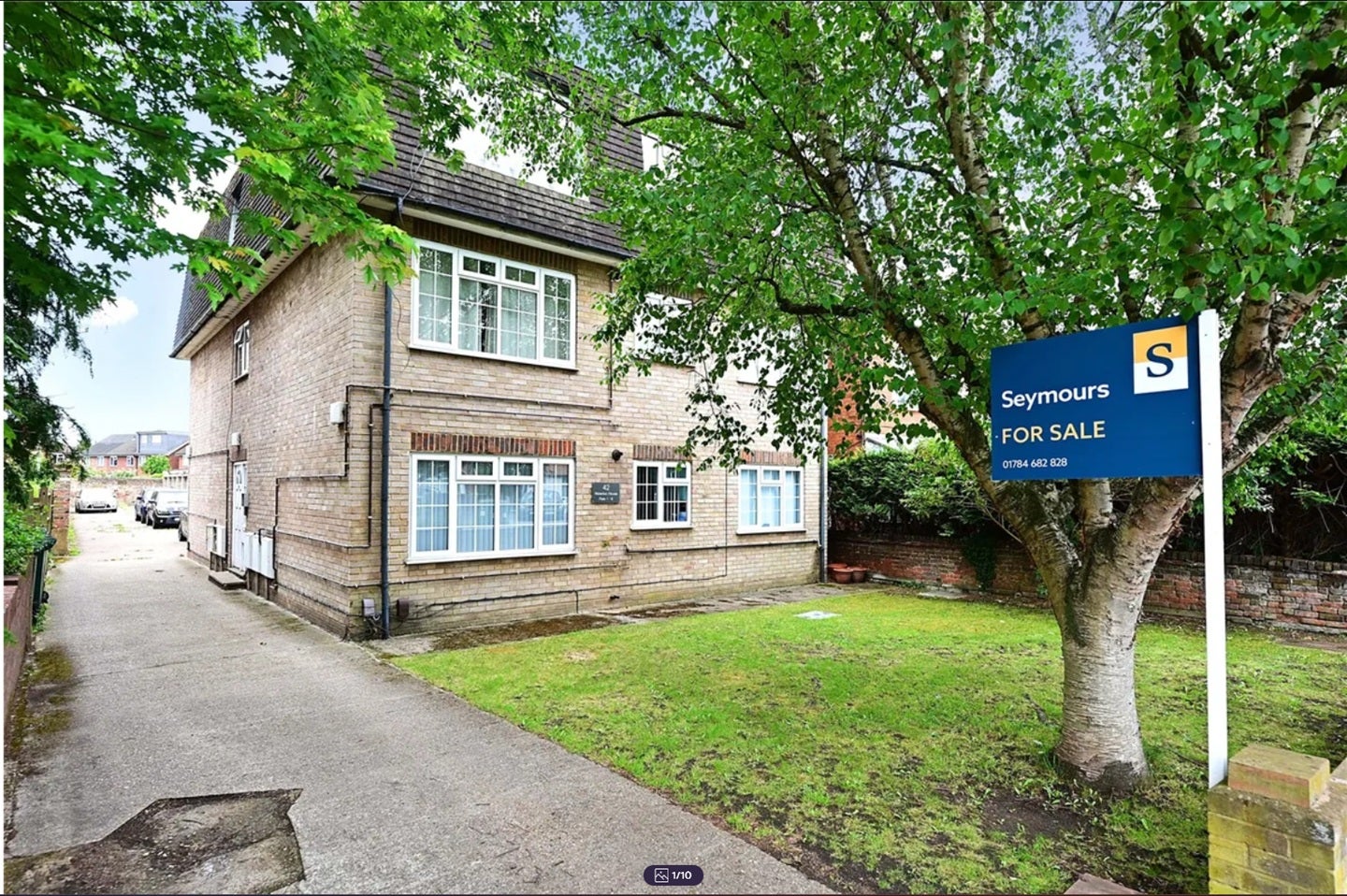 Flat Chertsey Road in Borough of Spelthorne