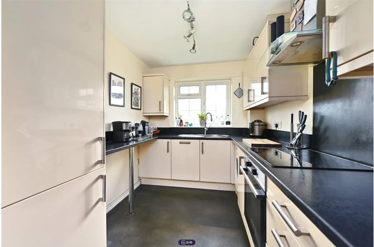Flat Chertsey Road in Borough of Spelthorne