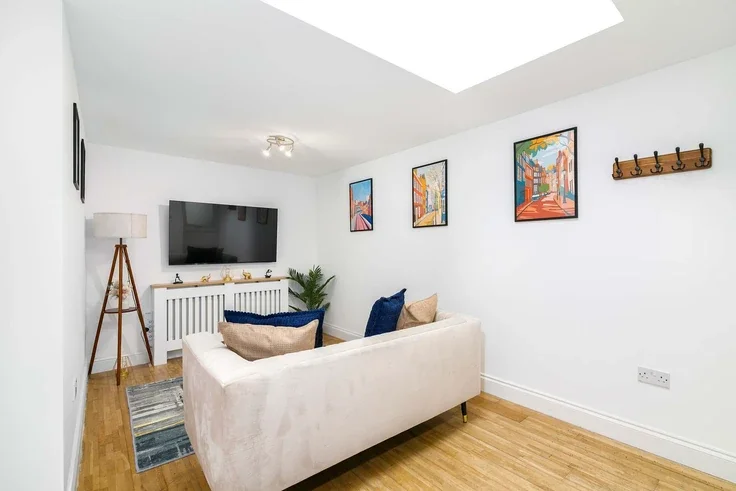 Flat Stanway Street in Greater London