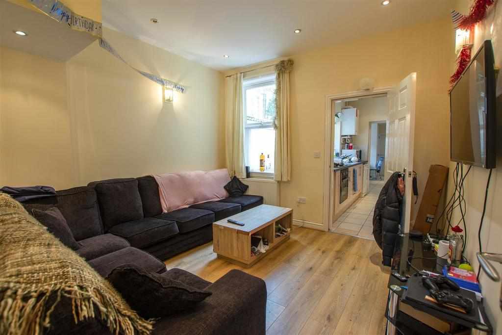 Flat Heeley Road in Birmingham