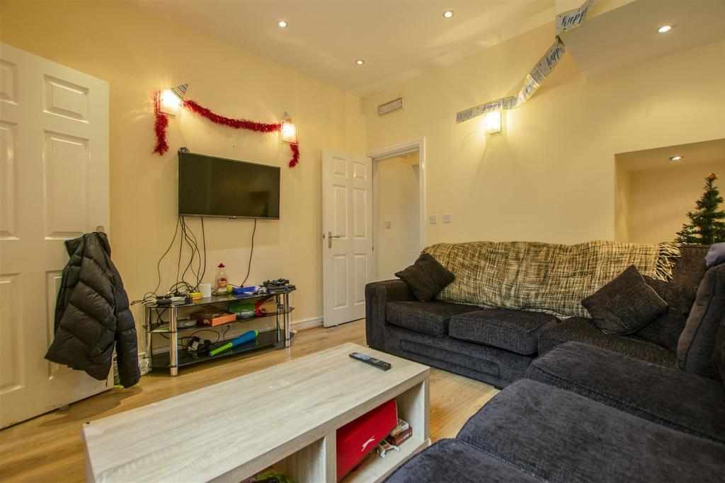 Flat Heeley Road in Birmingham