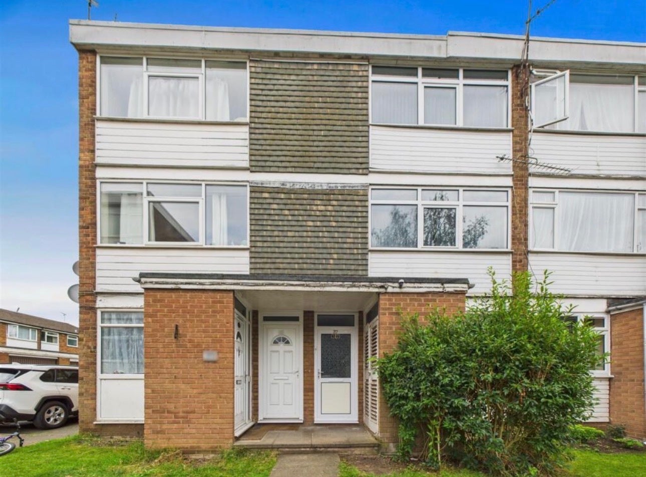 Flat Darnford Close in Coventry