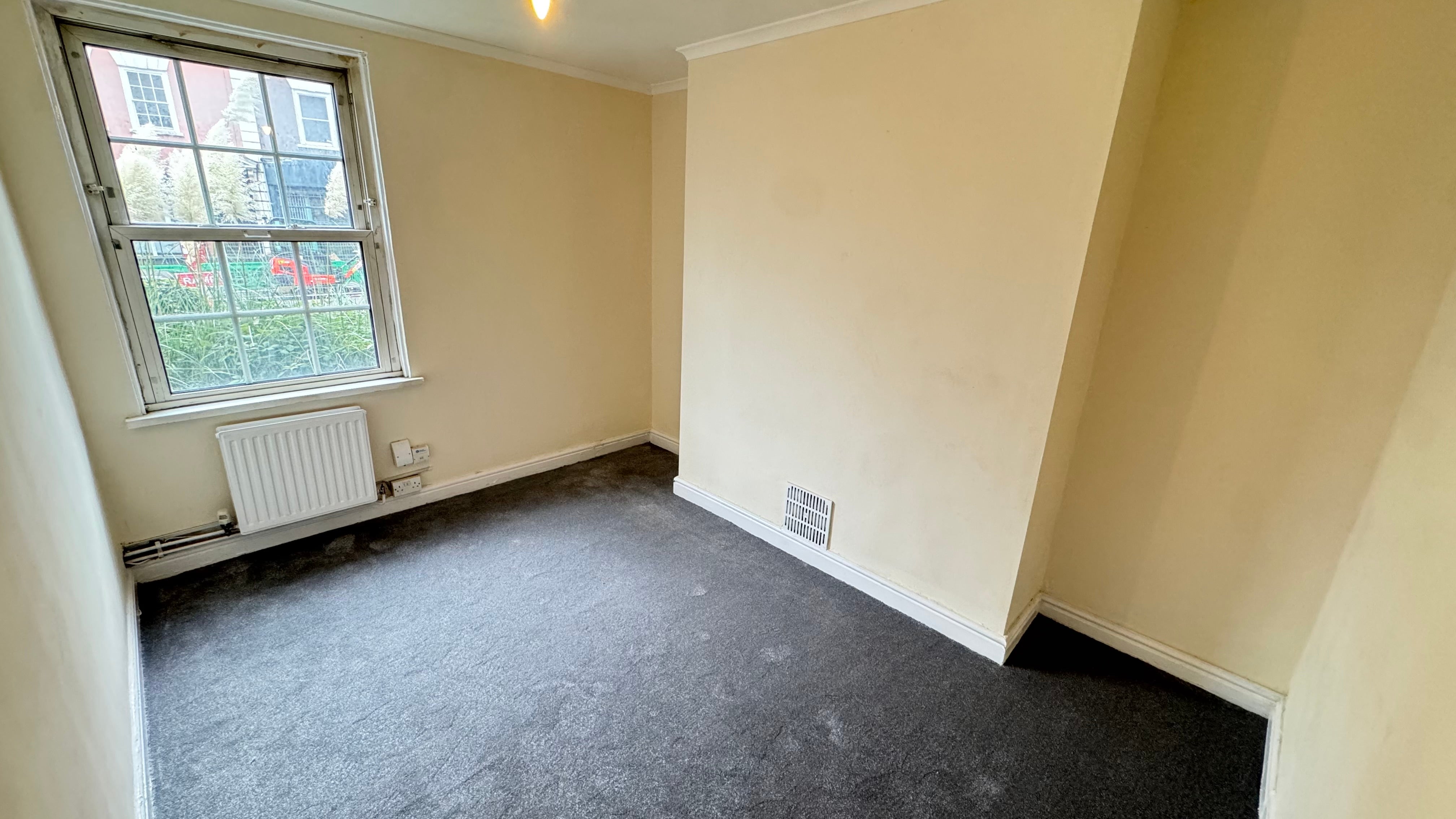 Flat Hotwell Road in Bristol
