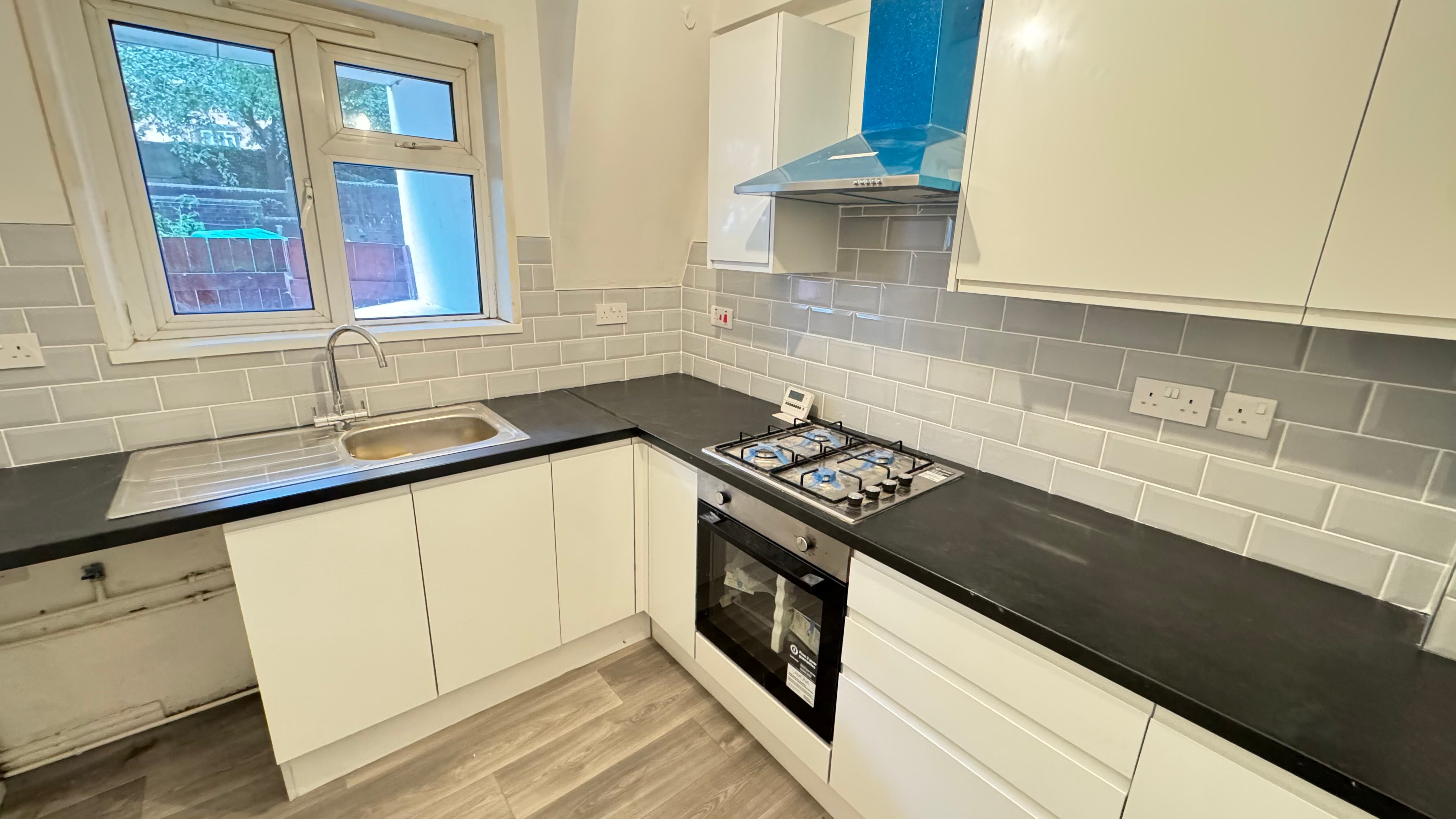 Flat Hotwell Road in Bristol