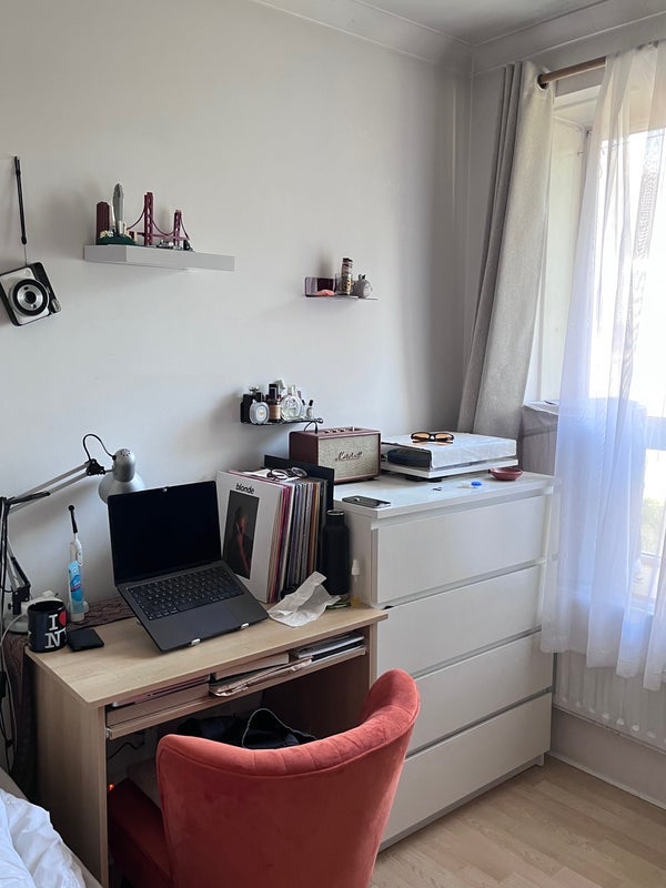 Room King and Queen Street in Greater London