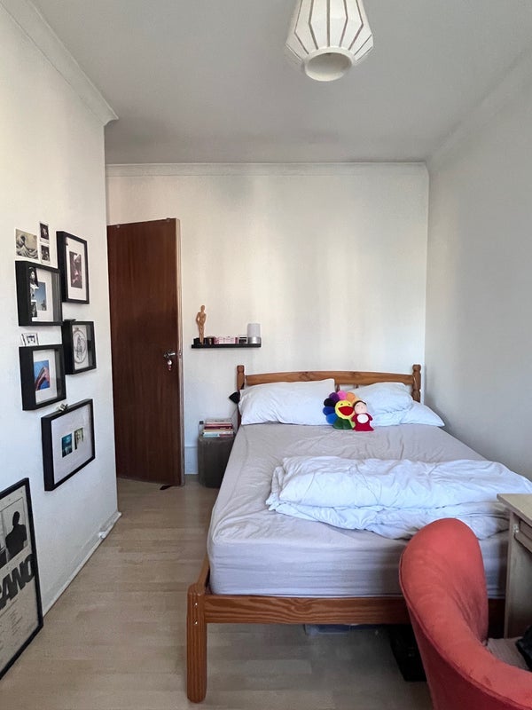 Room King and Queen Street in Greater London