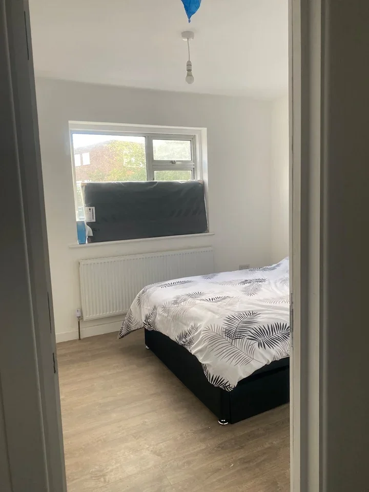Flat Manor Lane in Greater London