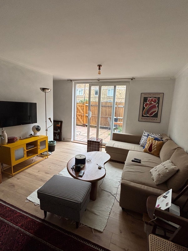 Room Redcastle Close in Greater London