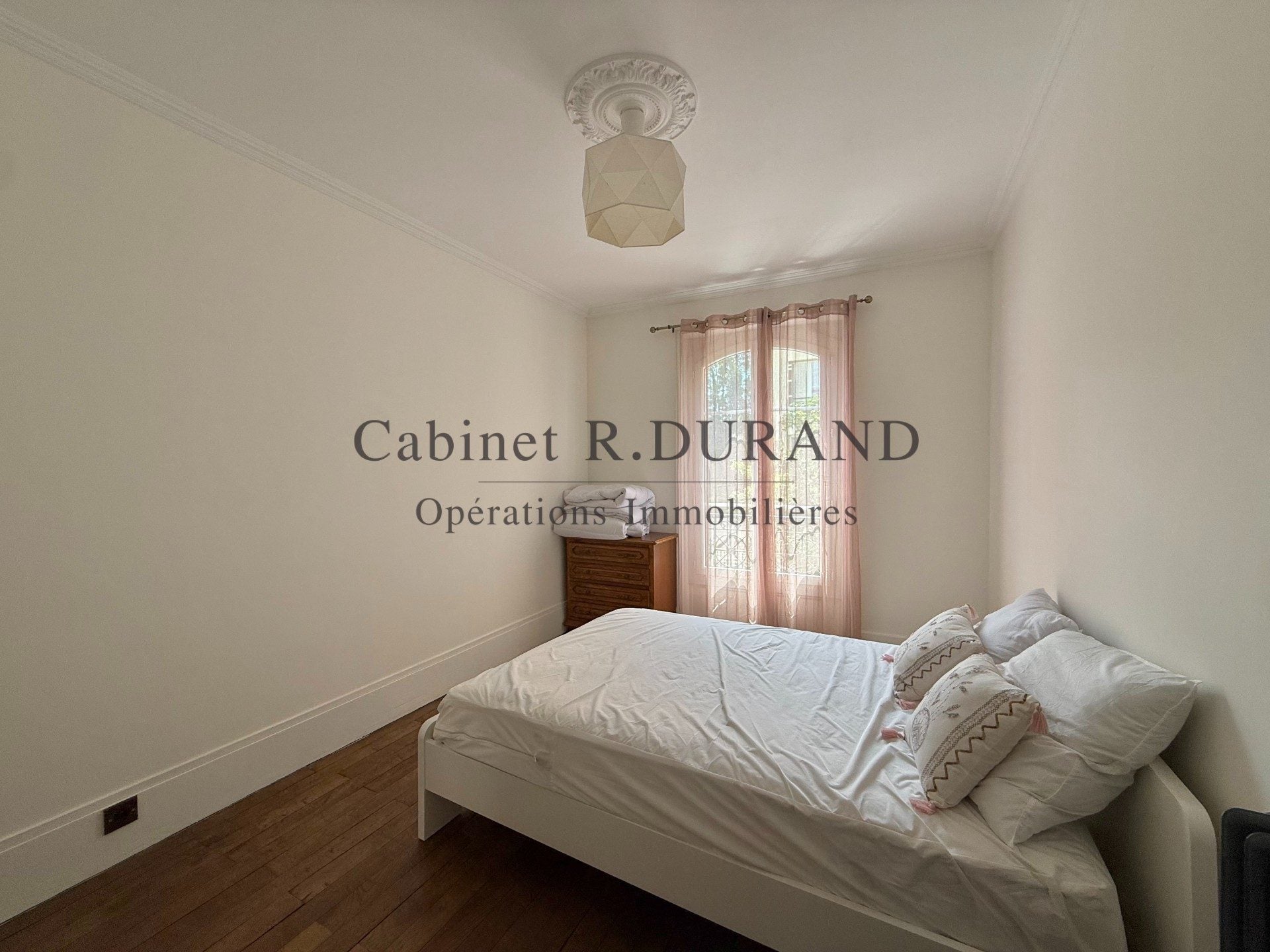 Flat Rue Médéric in La Garenne-Colombes