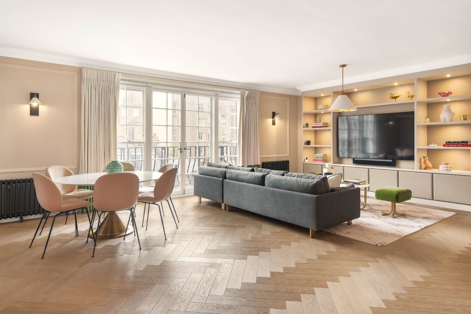 Flat Reeves Mews in City of Westminster