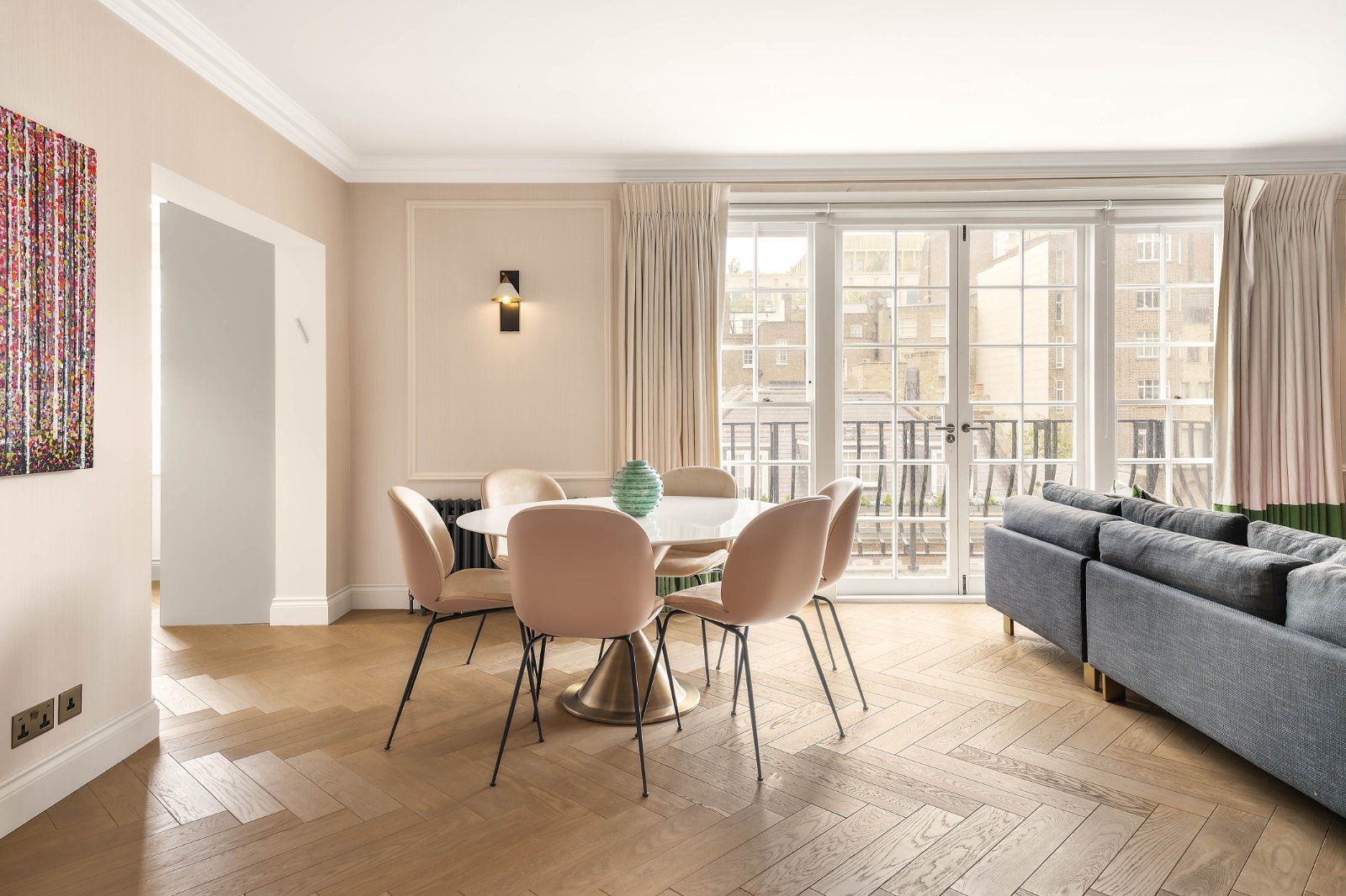 Flat Reeves Mews in City of Westminster