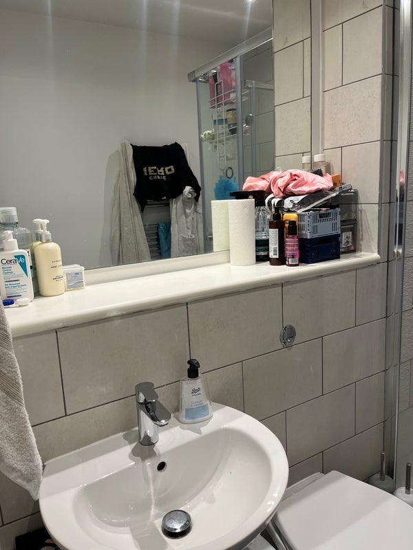 Room Oldfield Road in Salford
