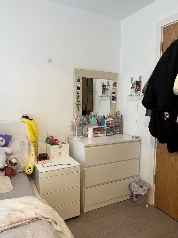 Room Oldfield Road in Salford