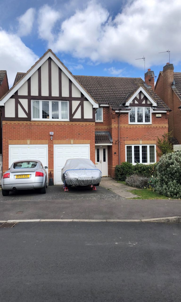 House Brudenell Close in Rugby
