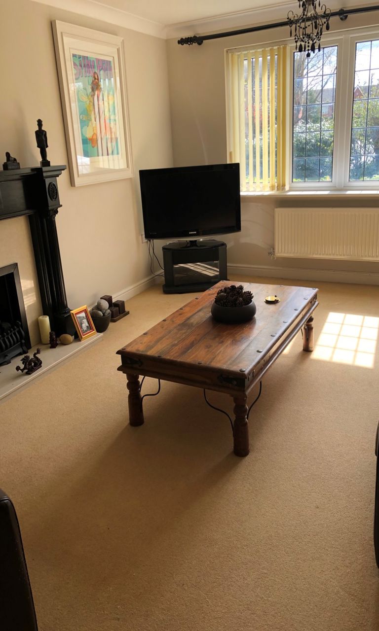 House Brudenell Close in Rugby