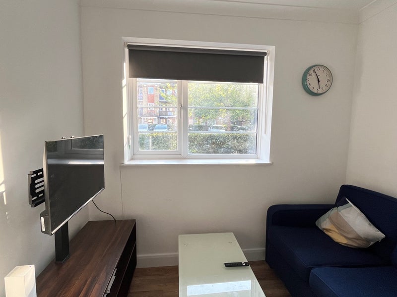 Room Rotherhithe Street in Greater London
