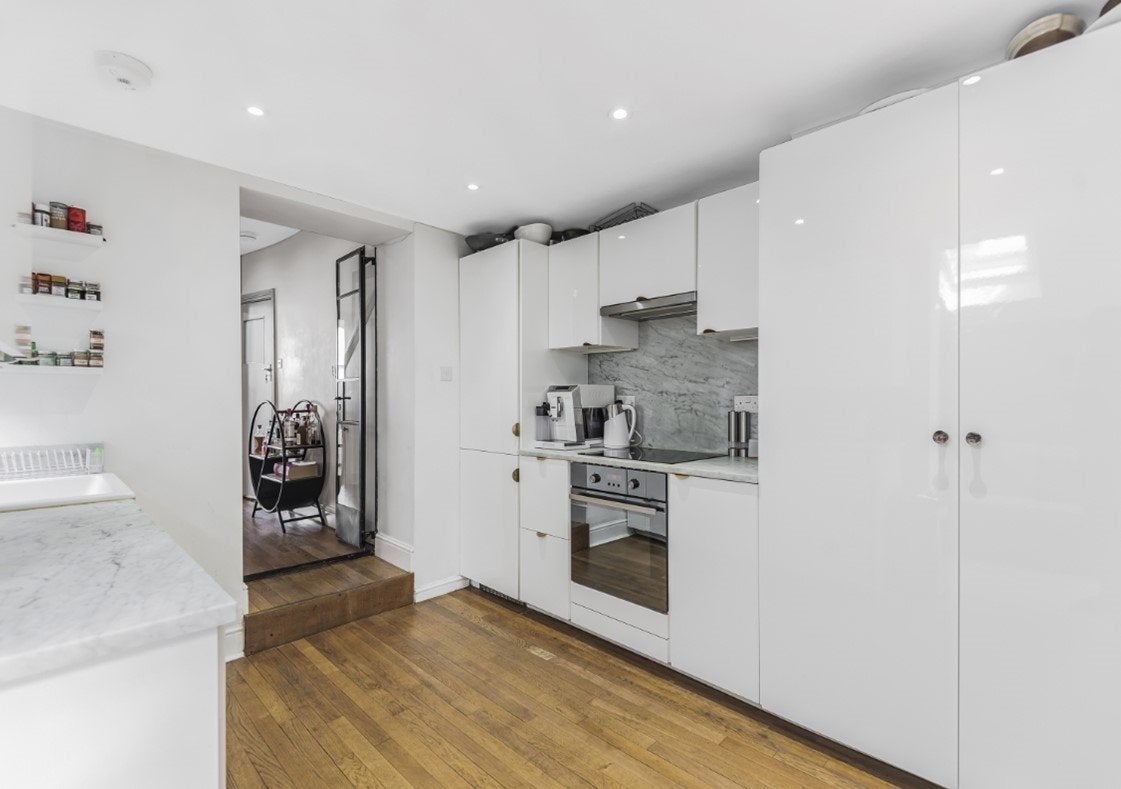 Flat Whateley Road in Greater London