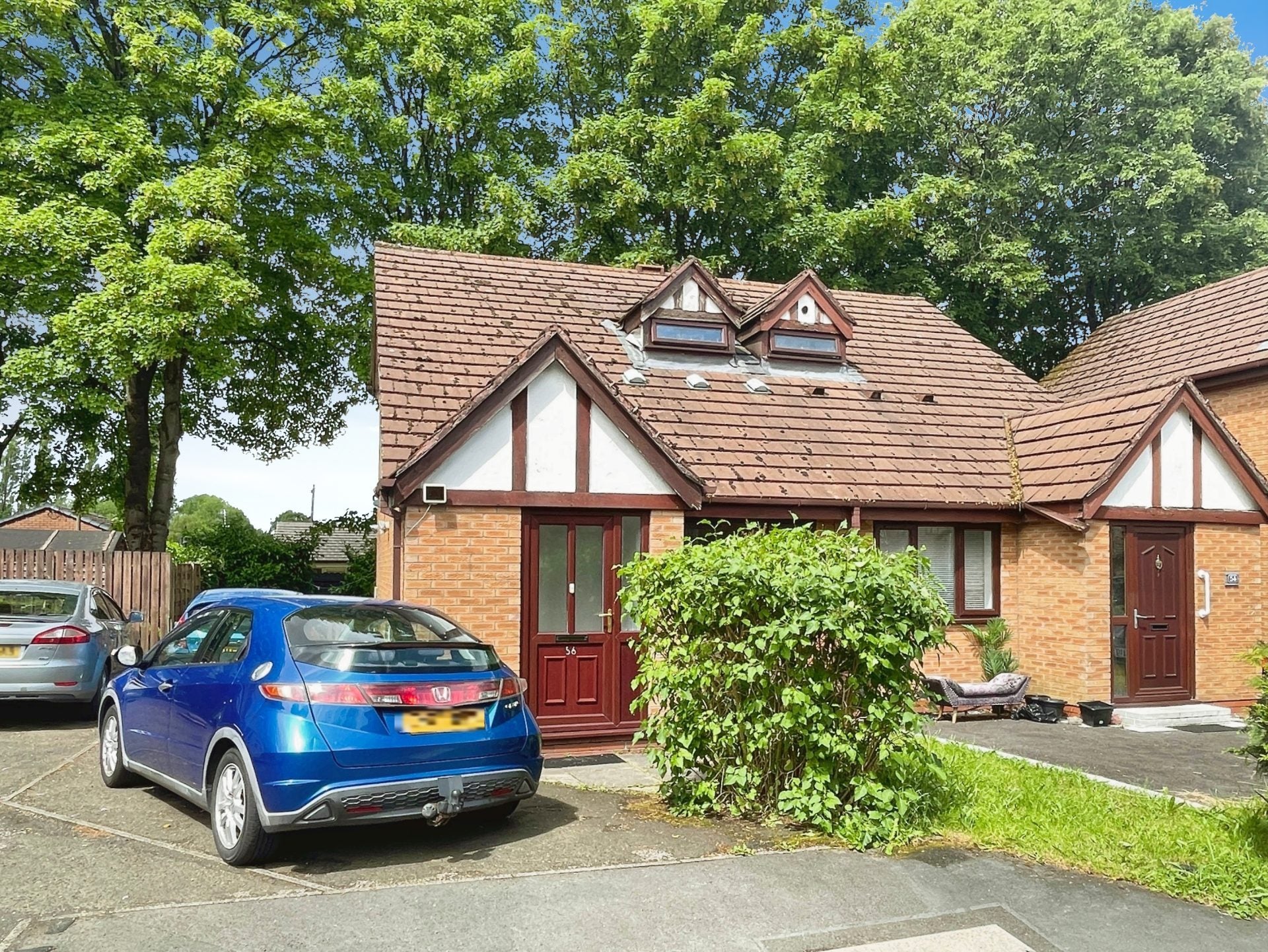 House Sandhill Close in Farnworth