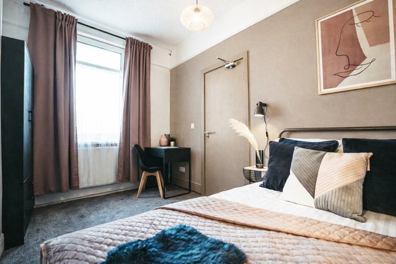 Flat Dewsbury Road in Wakefield