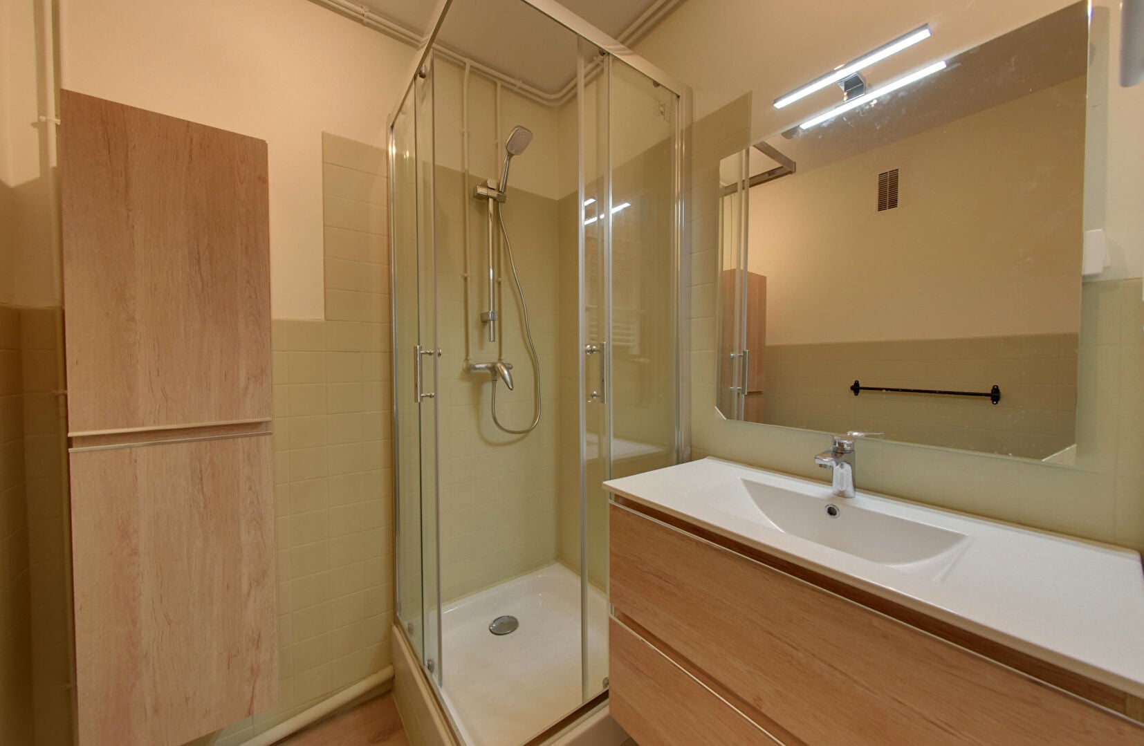 Flat Rue Ambroise Challes in Auxerre