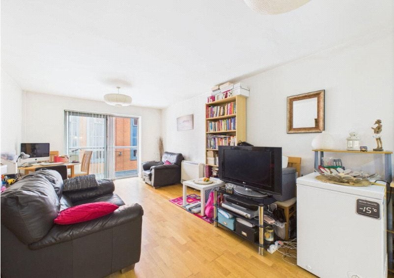Flat Three Queens Lane in Bristol
