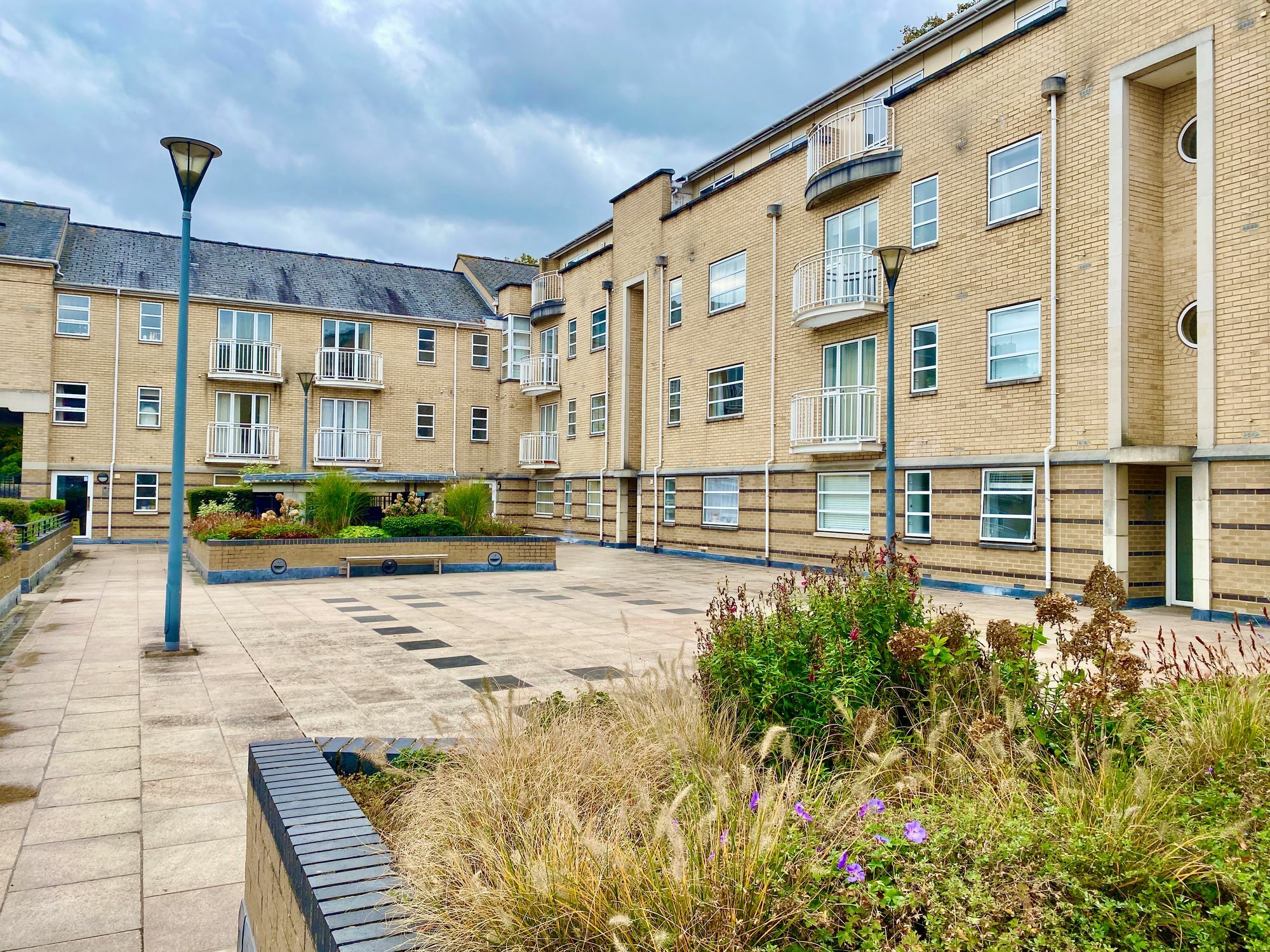 Flat Petersfield Mansions in Cambridge
