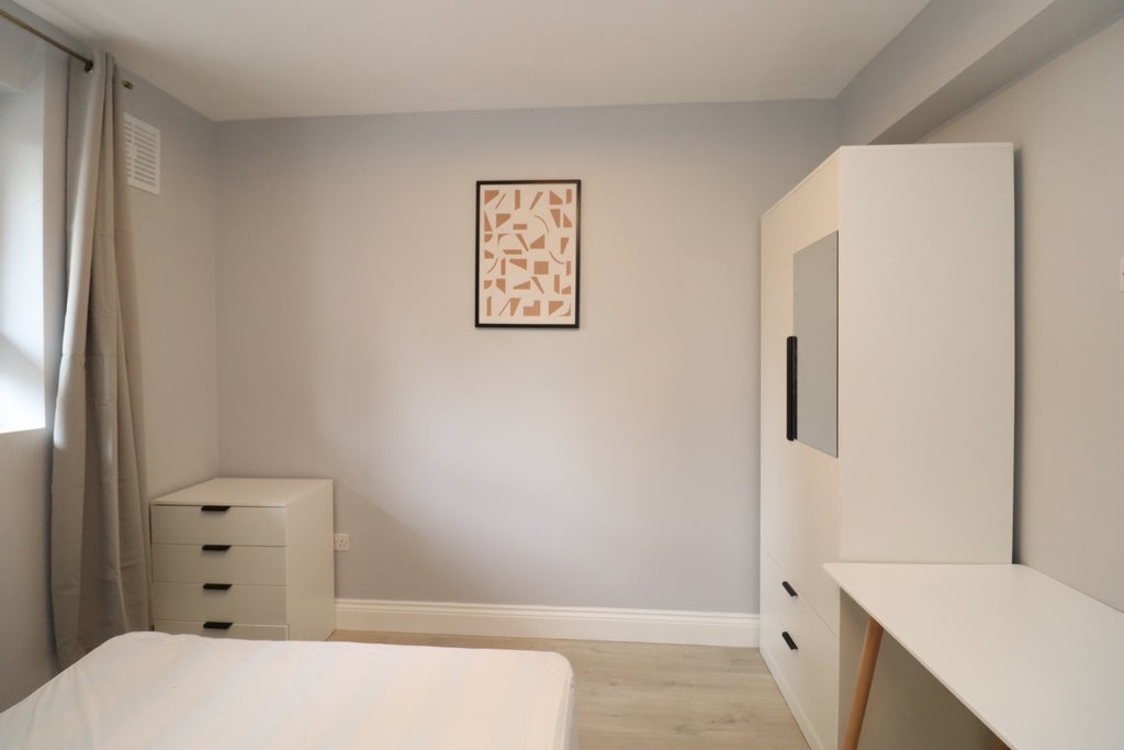 Room Globe Road in Greater London