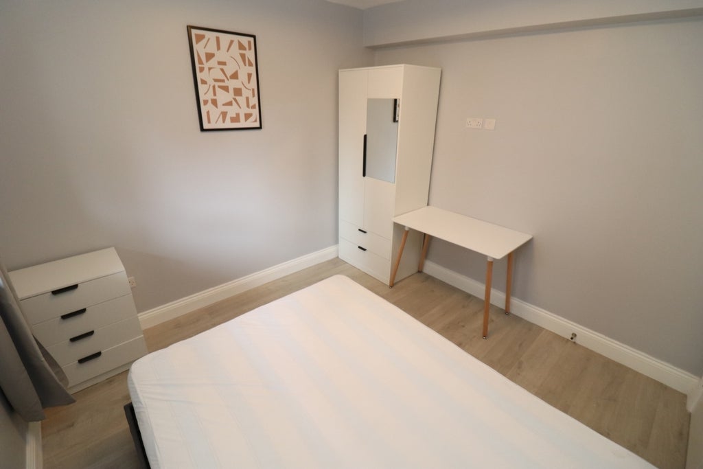 Room Globe Road in Greater London