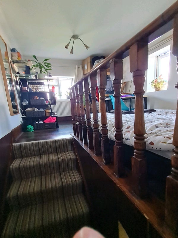 Room Benwell Road in Greater London